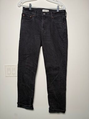 Abercrombie & Fitch Mid Rise 90’s Straight Jeans